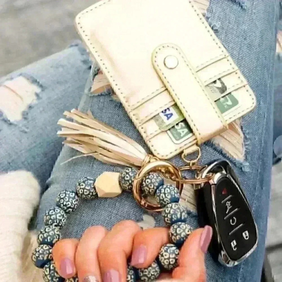 Leopard Beaded Key Ring Wallet Bracelet - Picture 1 of 3